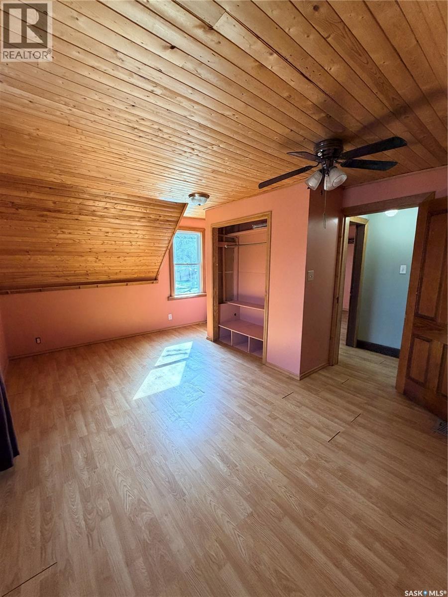 573 Centre Street, Shaunavon, SK - Indoor Photo Showing Other Room