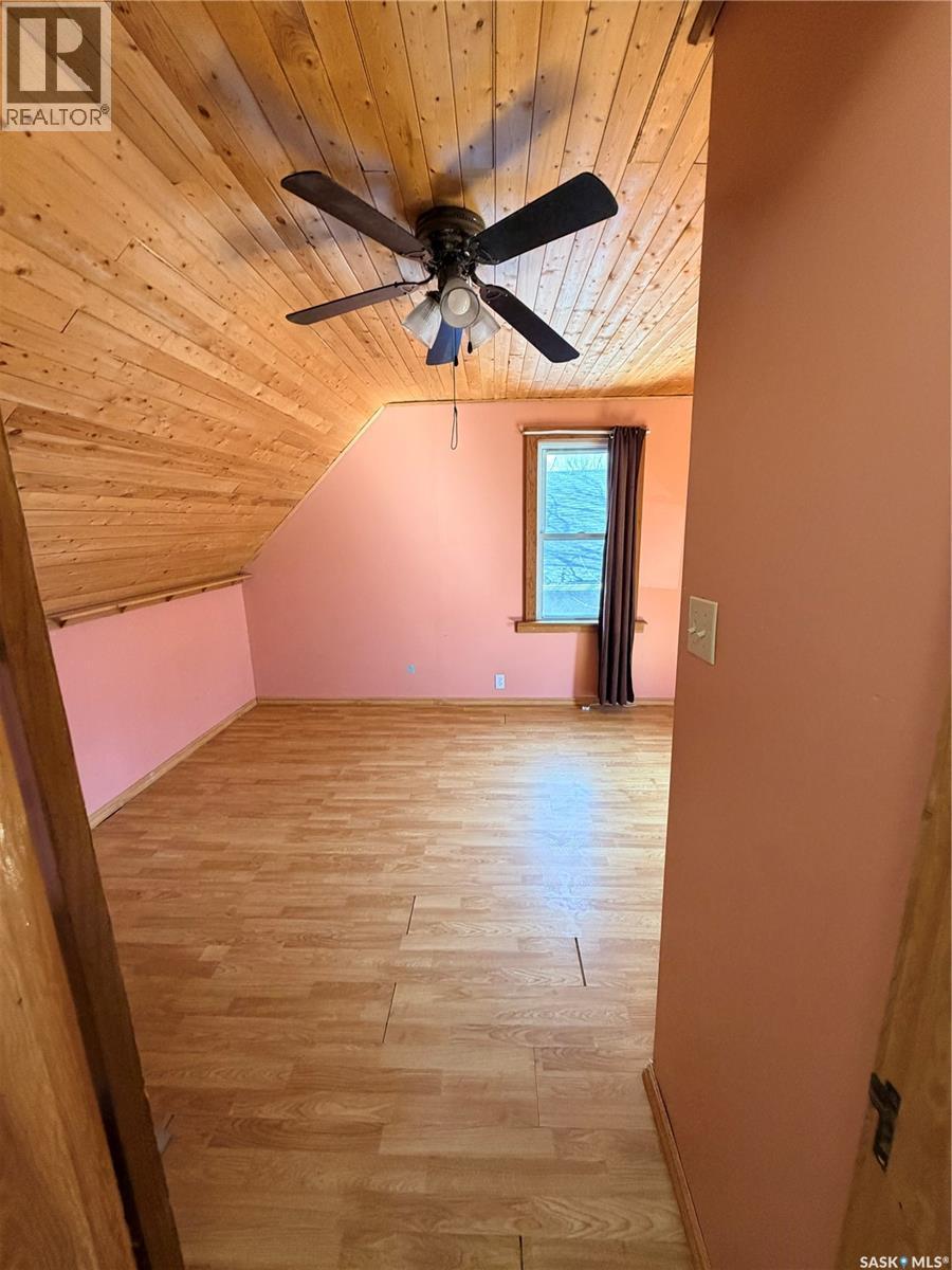 573 Centre Street, Shaunavon, SK - Indoor Photo Showing Other Room