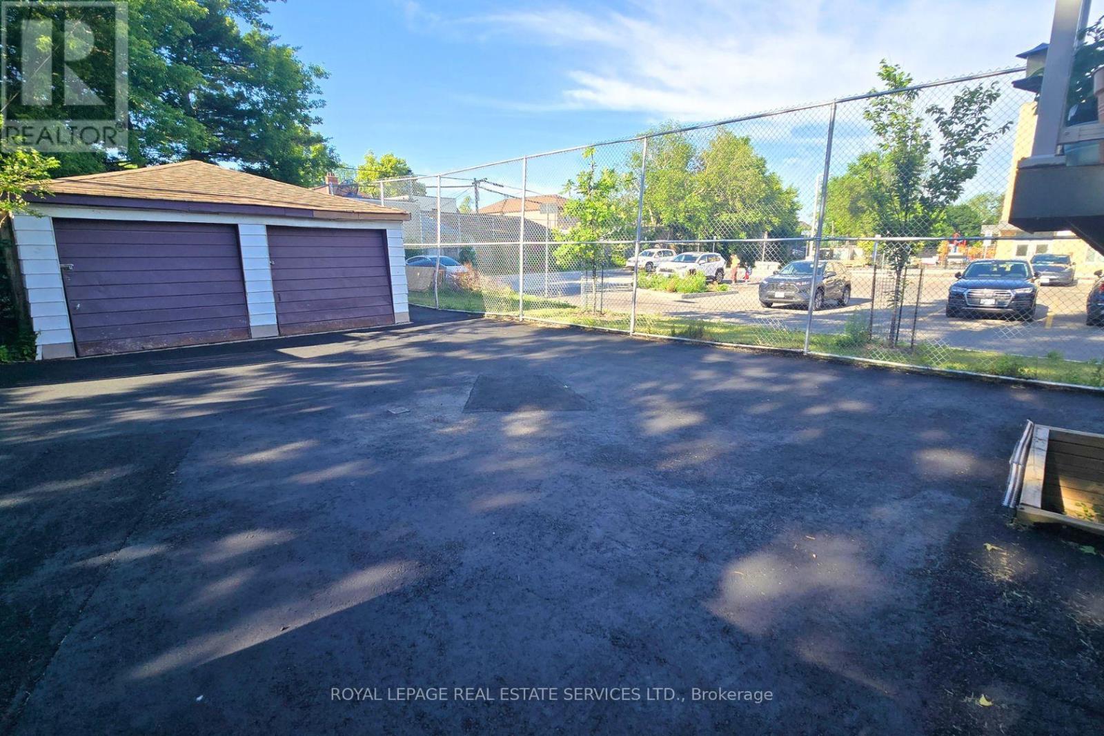 11 Dennis Avenue, Toronto, ON