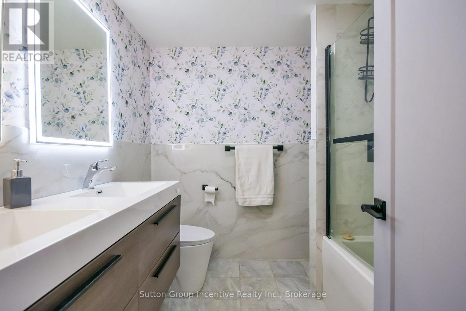 Beach House - Lower Level - Ensuite Bath - 203 Park Road, Tiny, ON - Indoor Photo Showing Bathroom