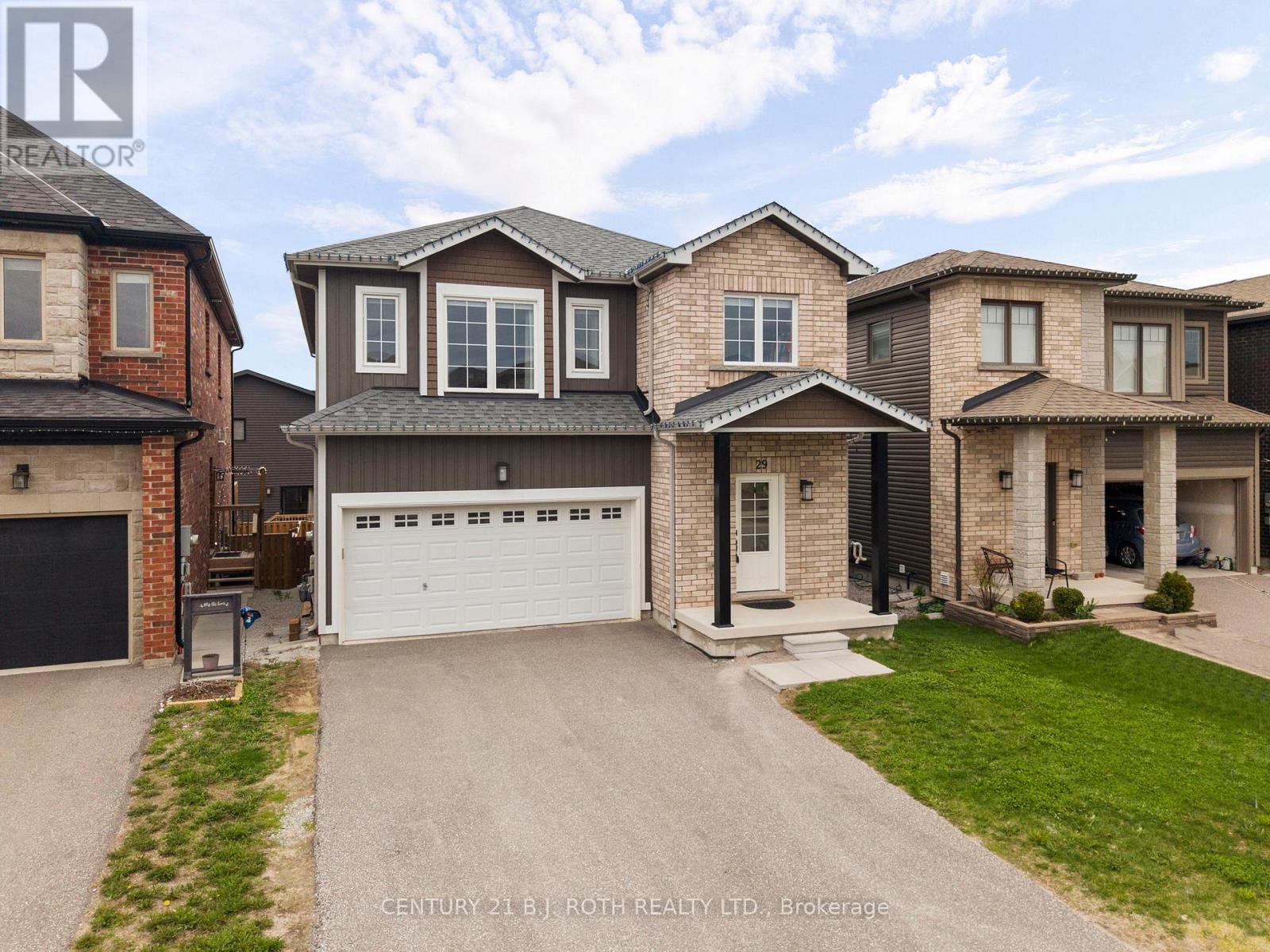 29 Alaskan Heights, Barrie, ON - Outdoor With Facade