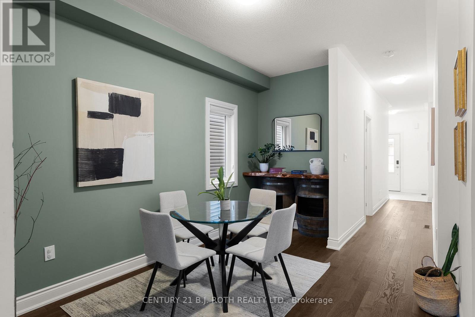 29 Alaskan Heights, Barrie, ON - Indoor Photo Showing Dining Room