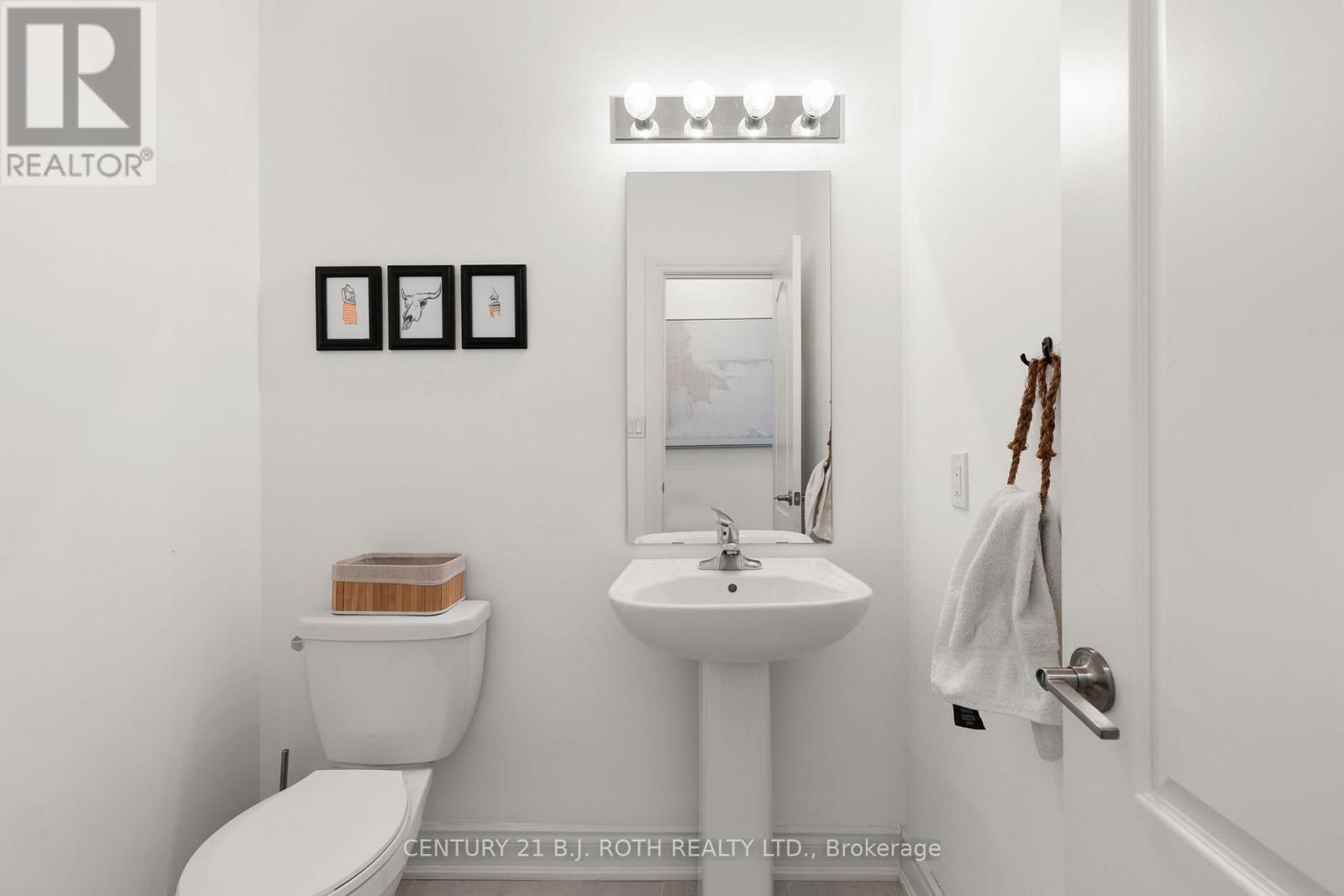 29 Alaskan Heights, Barrie, ON - Indoor Photo Showing Bathroom