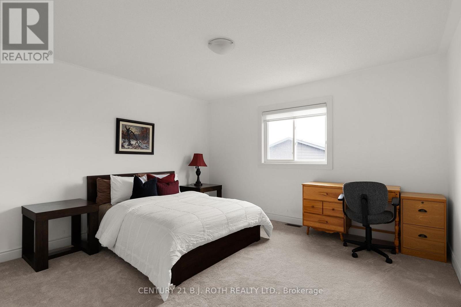 29 Alaskan Heights, Barrie, ON - Indoor Photo Showing Bedroom