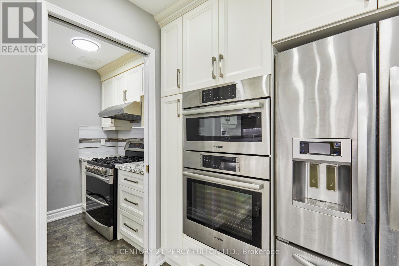 7 Schoolbridge Street, Ajax, ON - Indoor Photo Showing Kitchen