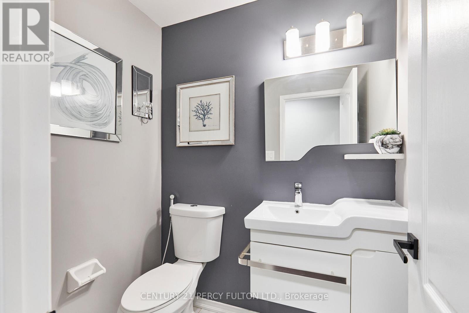 7 Schoolbridge Street, Ajax, ON - Indoor Photo Showing Bathroom
