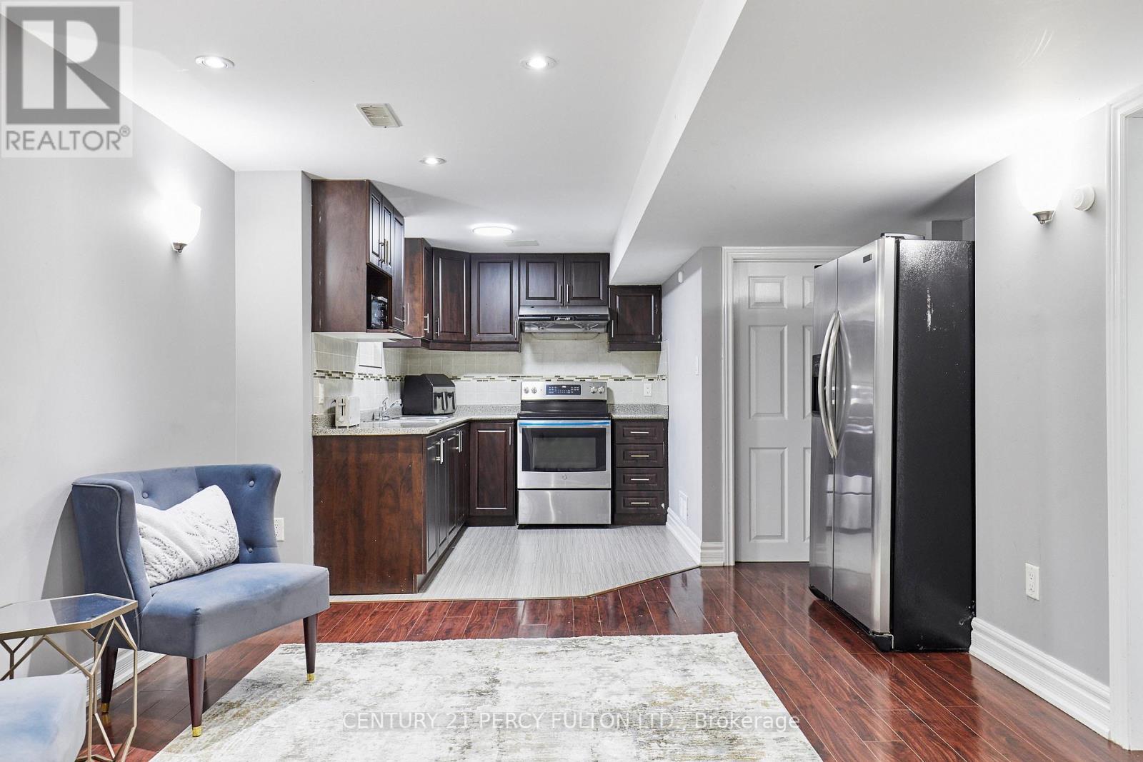 7 Schoolbridge Street, Ajax, ON - Indoor Photo Showing Kitchen
