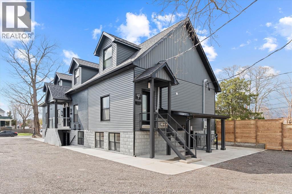 702 Pierre Unit# 7, Windsor, ON - Outdoor