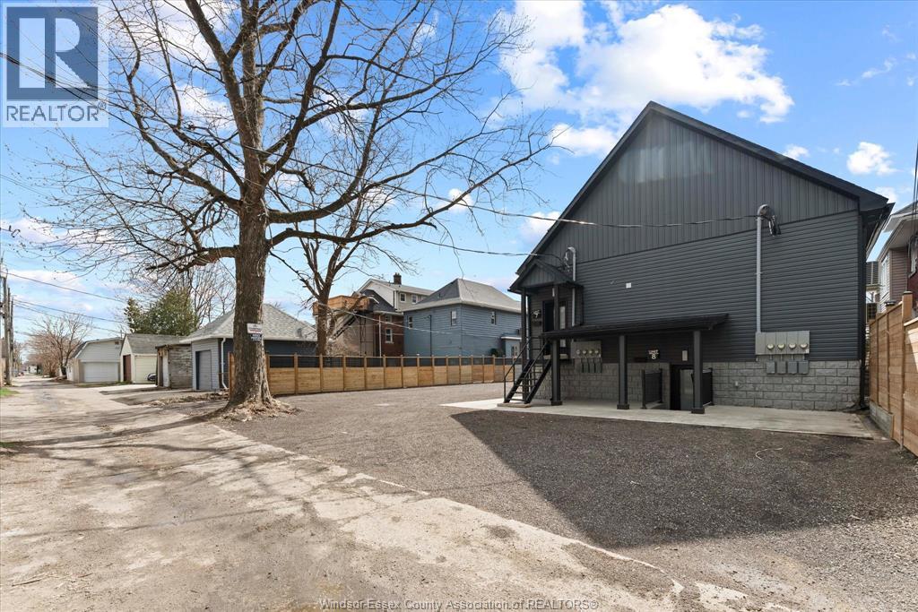 702 Pierre Unit# 7, Windsor, ON - Outdoor