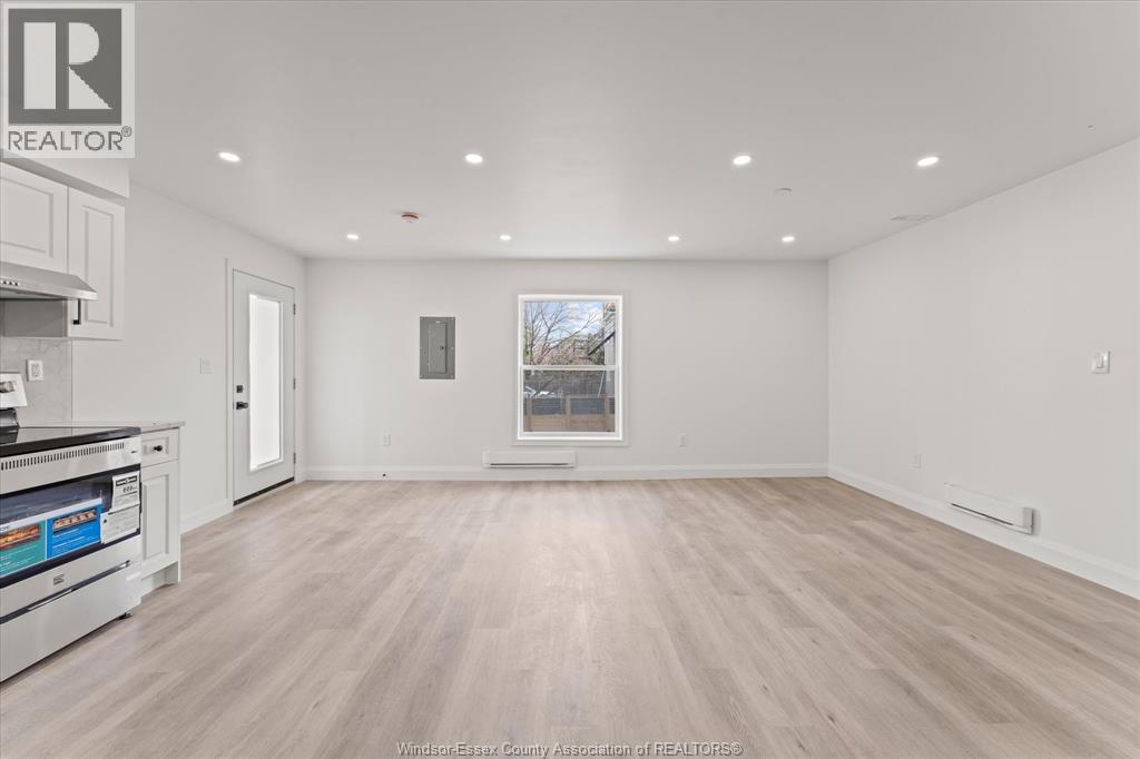 702 Pierre Unit# 7, Windsor, ON - Indoor