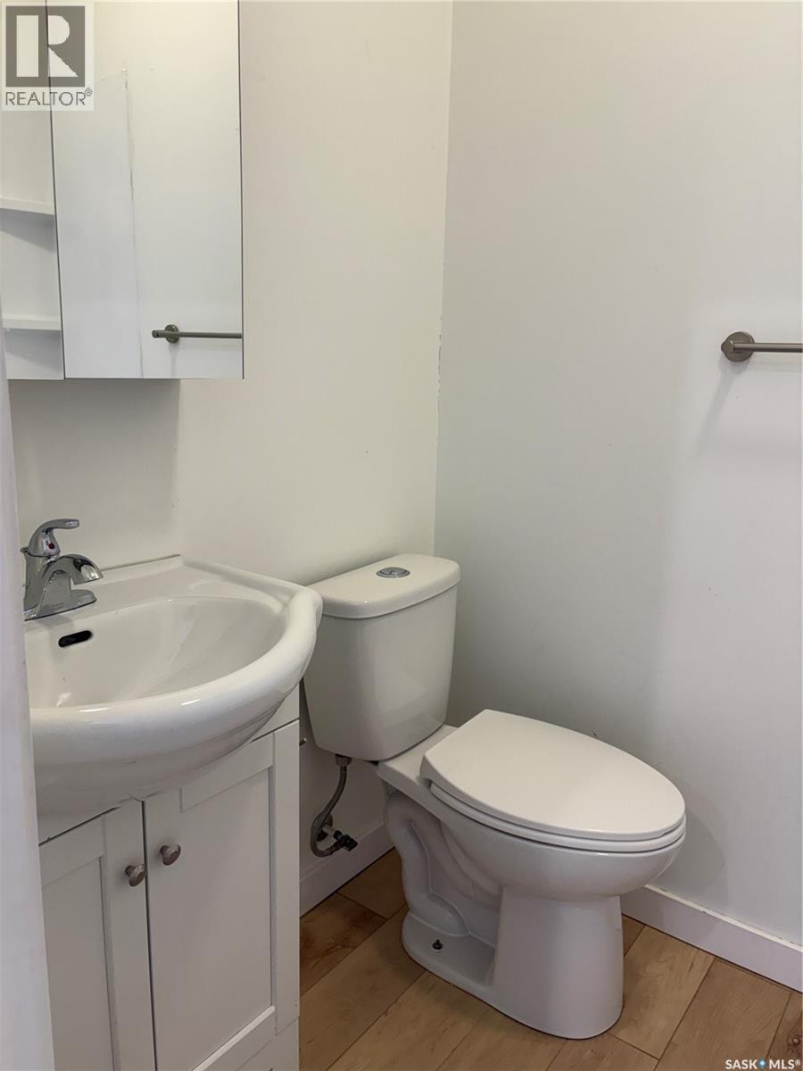 115-117 I Avenue S, Saskatoon, SK - Indoor Photo Showing Bathroom