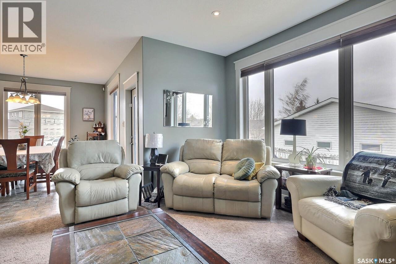 225 Willow Ridge Drive, Pilot Butte, SK - Indoor Photo Showing Living Room