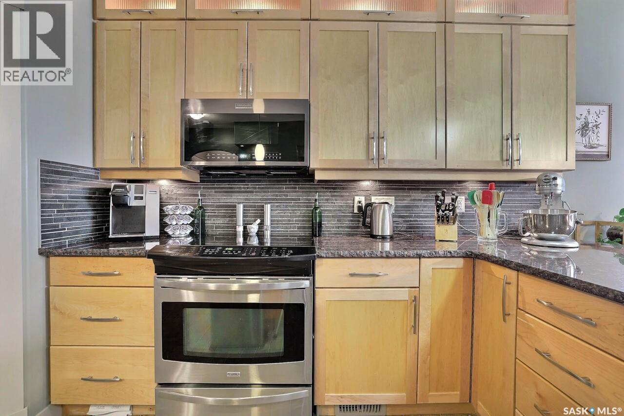 225 Willow Ridge Drive, Pilot Butte, SK - Indoor Photo Showing Kitchen