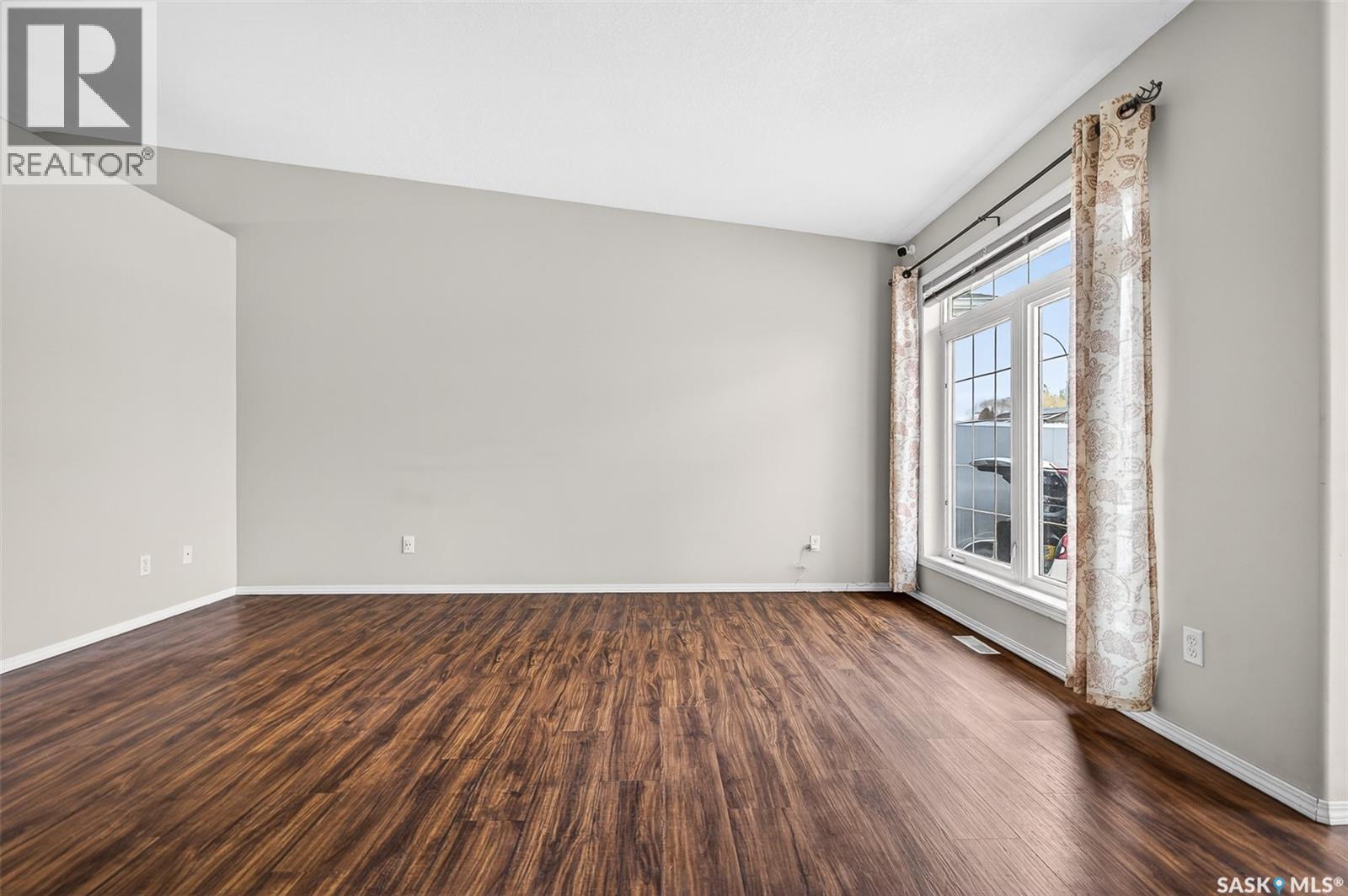16 Flax Road, Moose Jaw, SK - Indoor Photo Showing Other Room