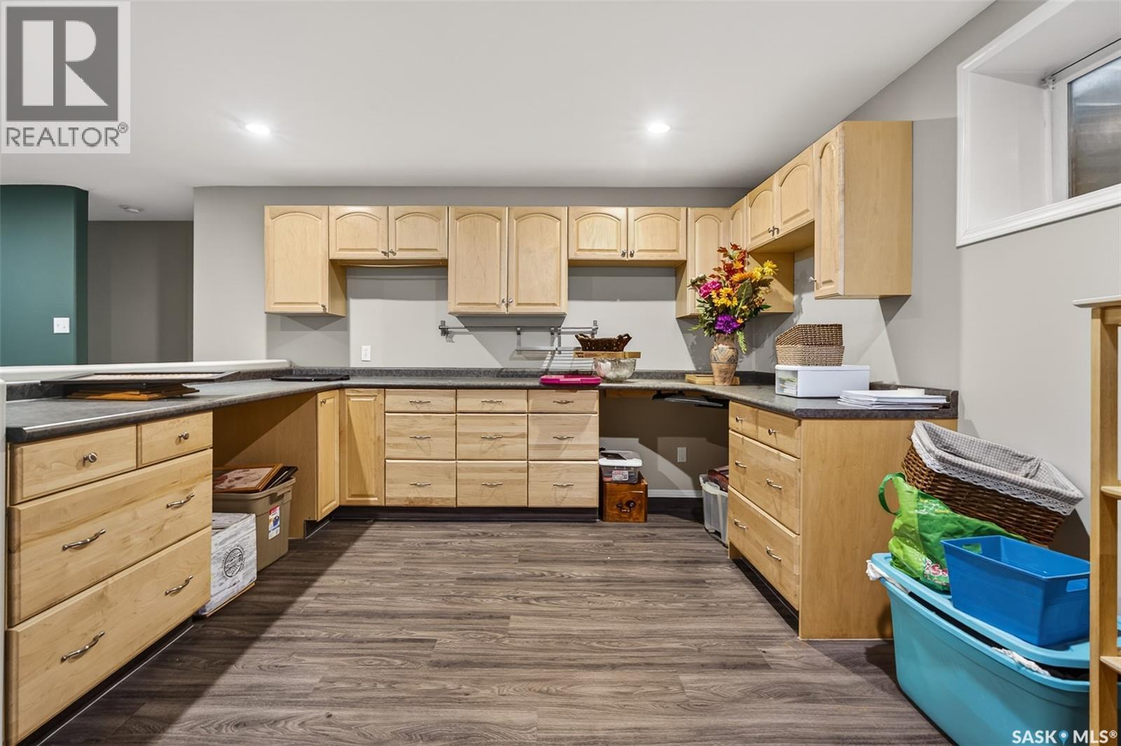 16 Flax Road, Moose Jaw, SK - Indoor Photo Showing Kitchen