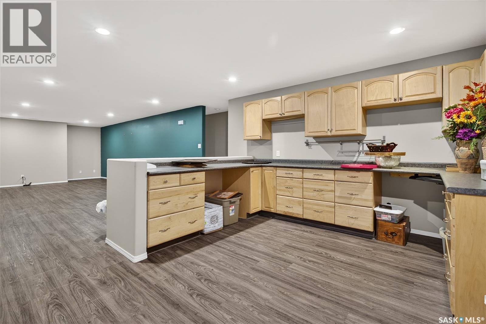 16 Flax Road, Moose Jaw, SK - Indoor Photo Showing Kitchen