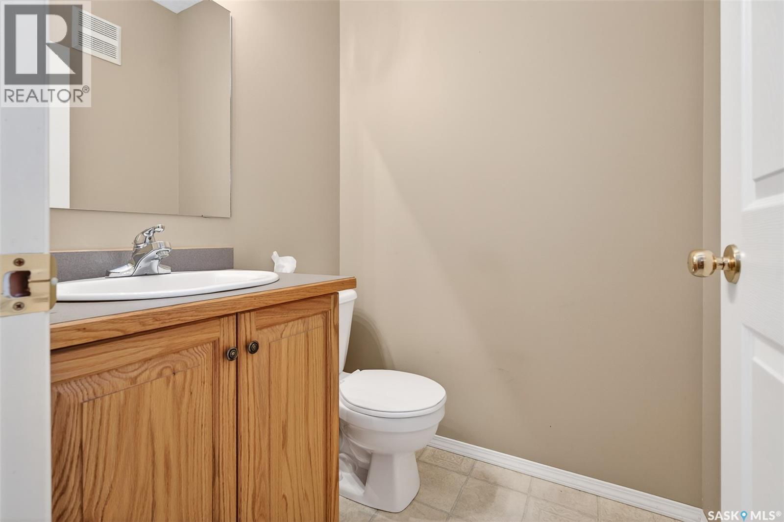 16 Flax Road, Moose Jaw, SK - Indoor Photo Showing Bathroom