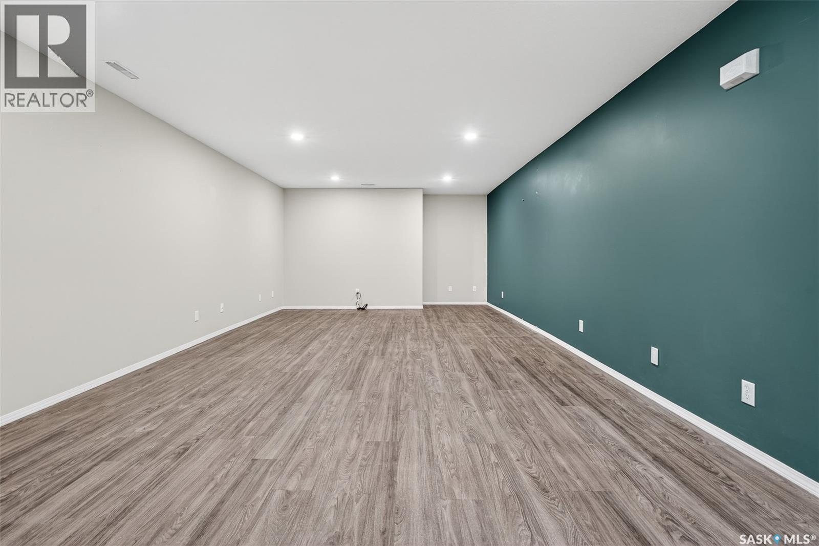 16 Flax Road, Moose Jaw, SK - Indoor Photo Showing Other Room