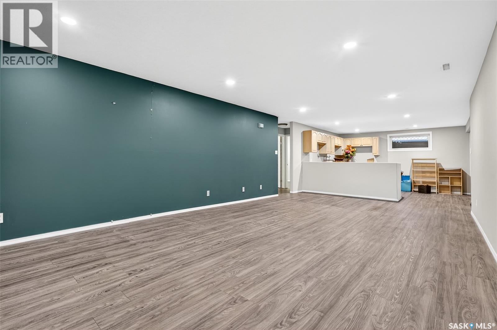 16 Flax Road, Moose Jaw, SK - Indoor Photo Showing Other Room