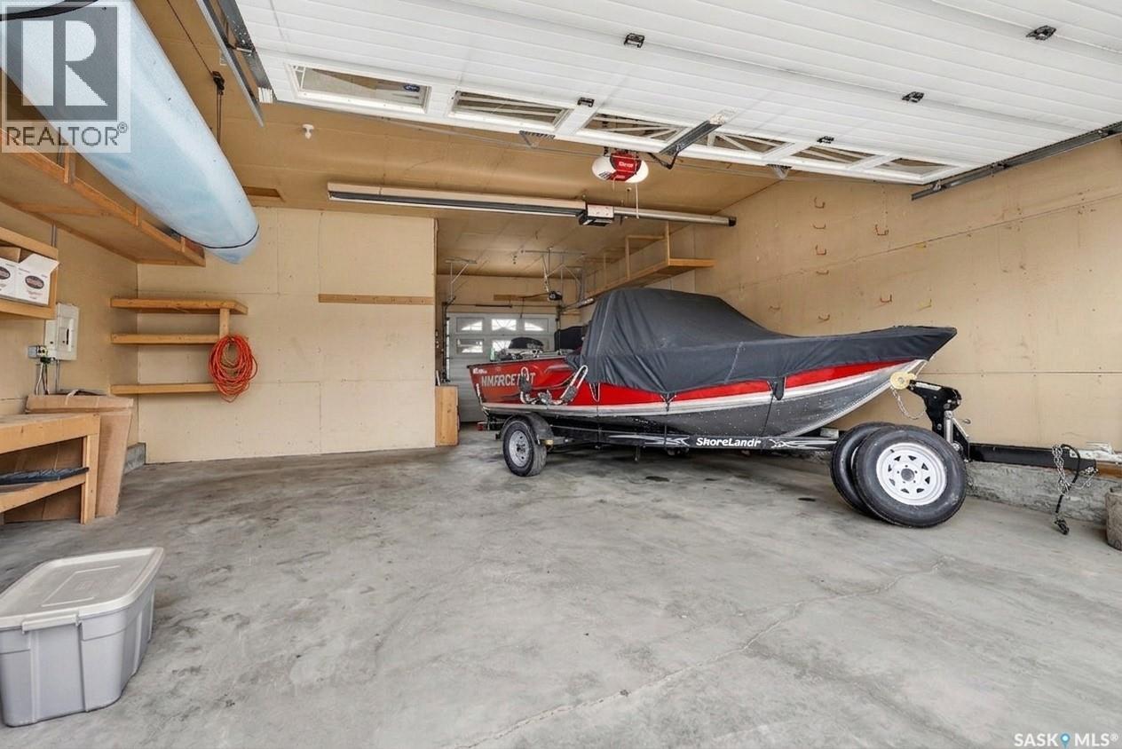 16 Flax Road, Moose Jaw, SK - Indoor Photo Showing Garage