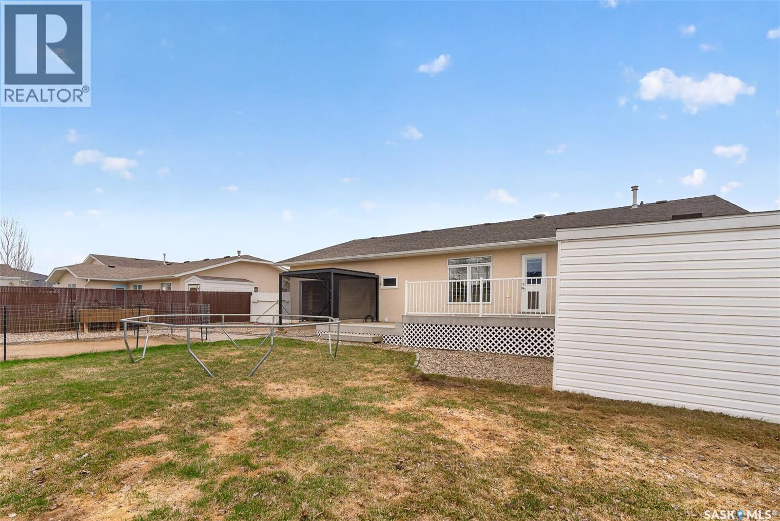 16 Flax Road, Moose Jaw, SK - Outdoor With Deck Patio Veranda
