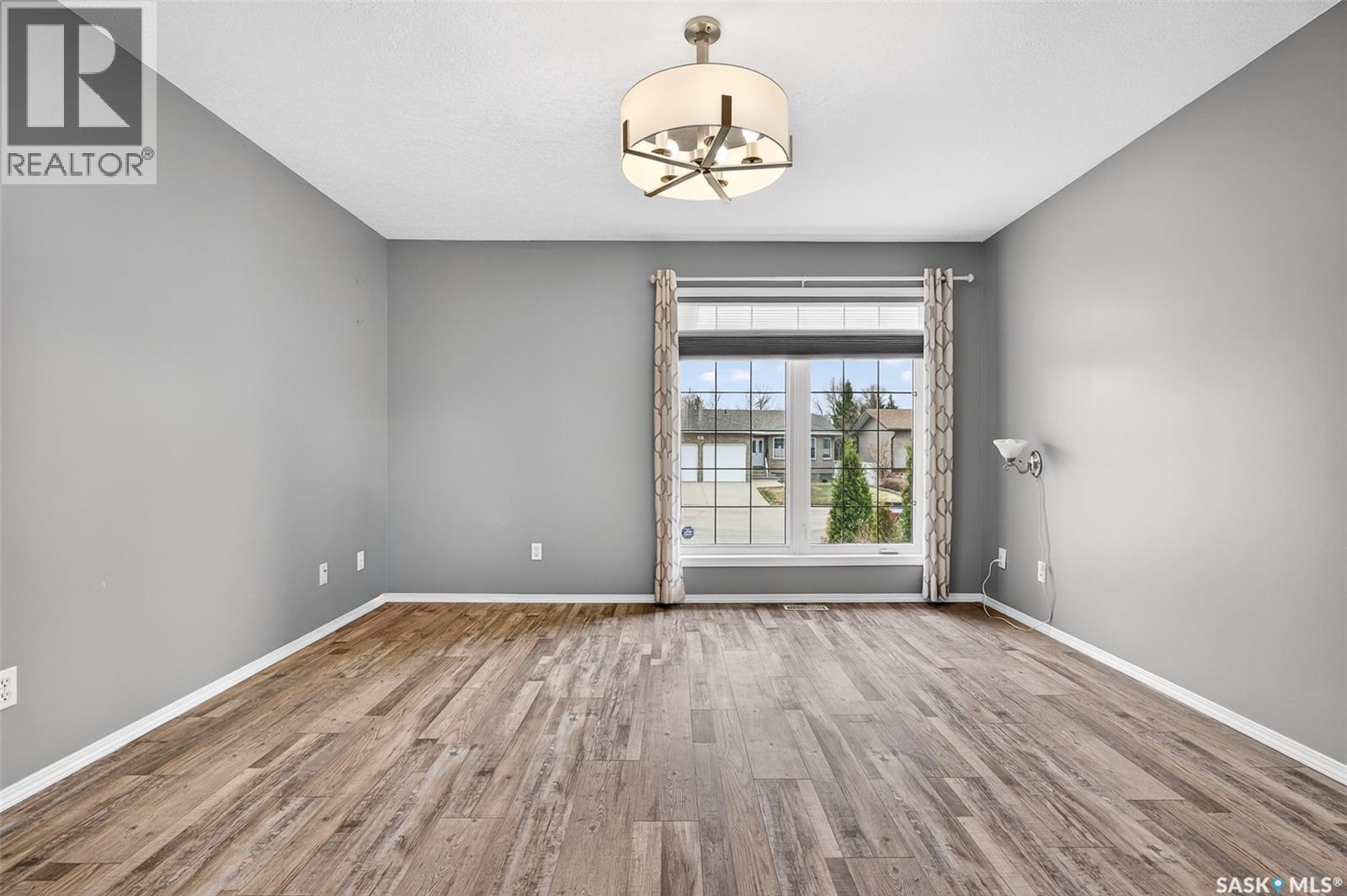 16 Flax Road, Moose Jaw, SK - Indoor Photo Showing Other Room