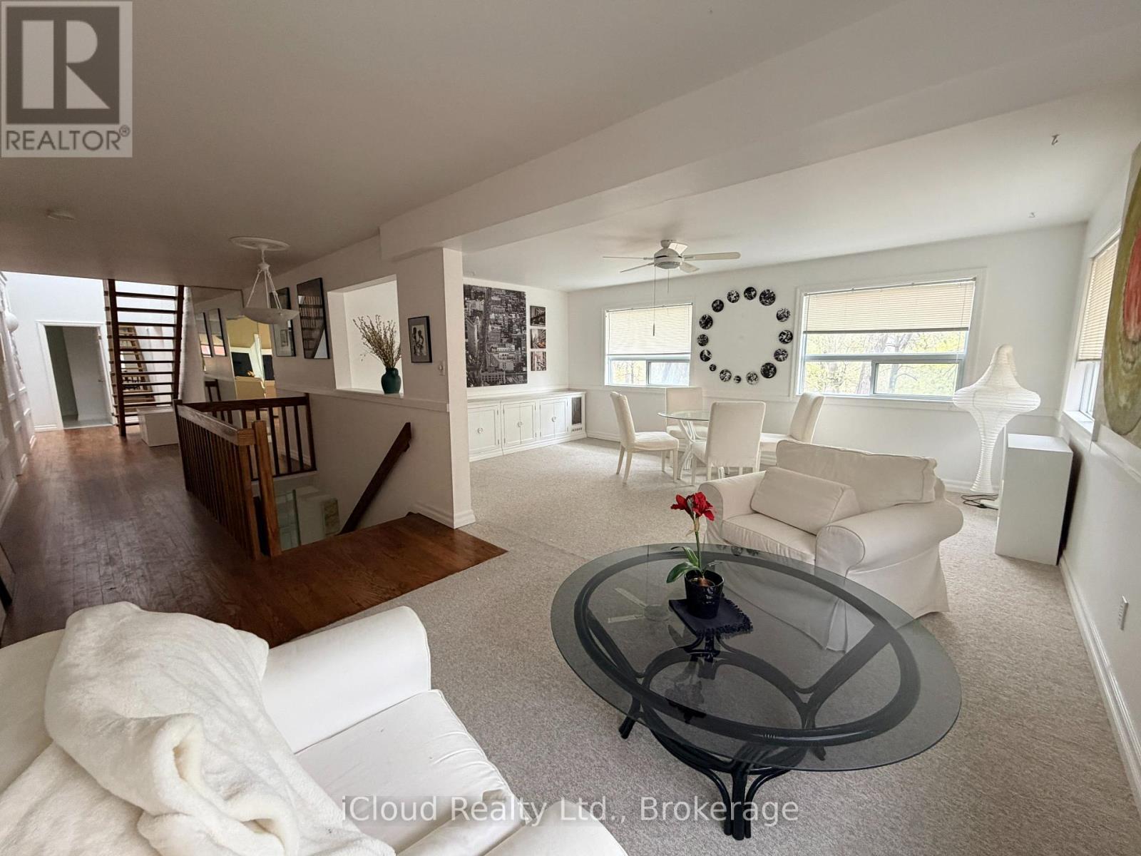 Living Room - 176 Wyndham Street, Mississauga, ON - Indoor Photo Showing Living Room