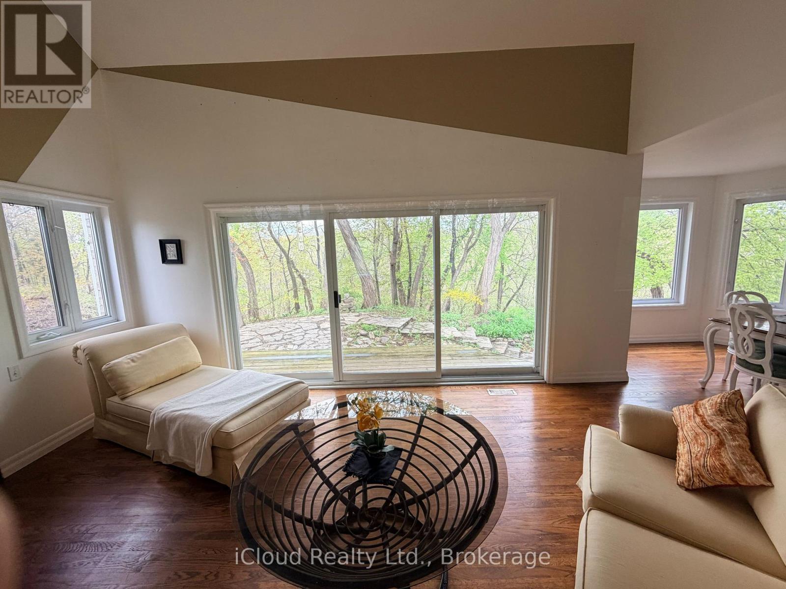 Family Room - 176 Wyndham Street, Mississauga, ON - Indoor