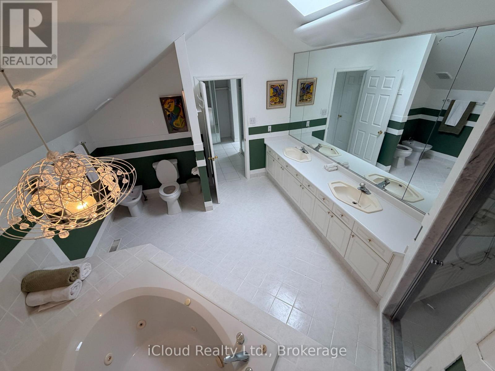 Primary Bedroom Ensuite - 176 Wyndham Street, Mississauga, ON - Indoor