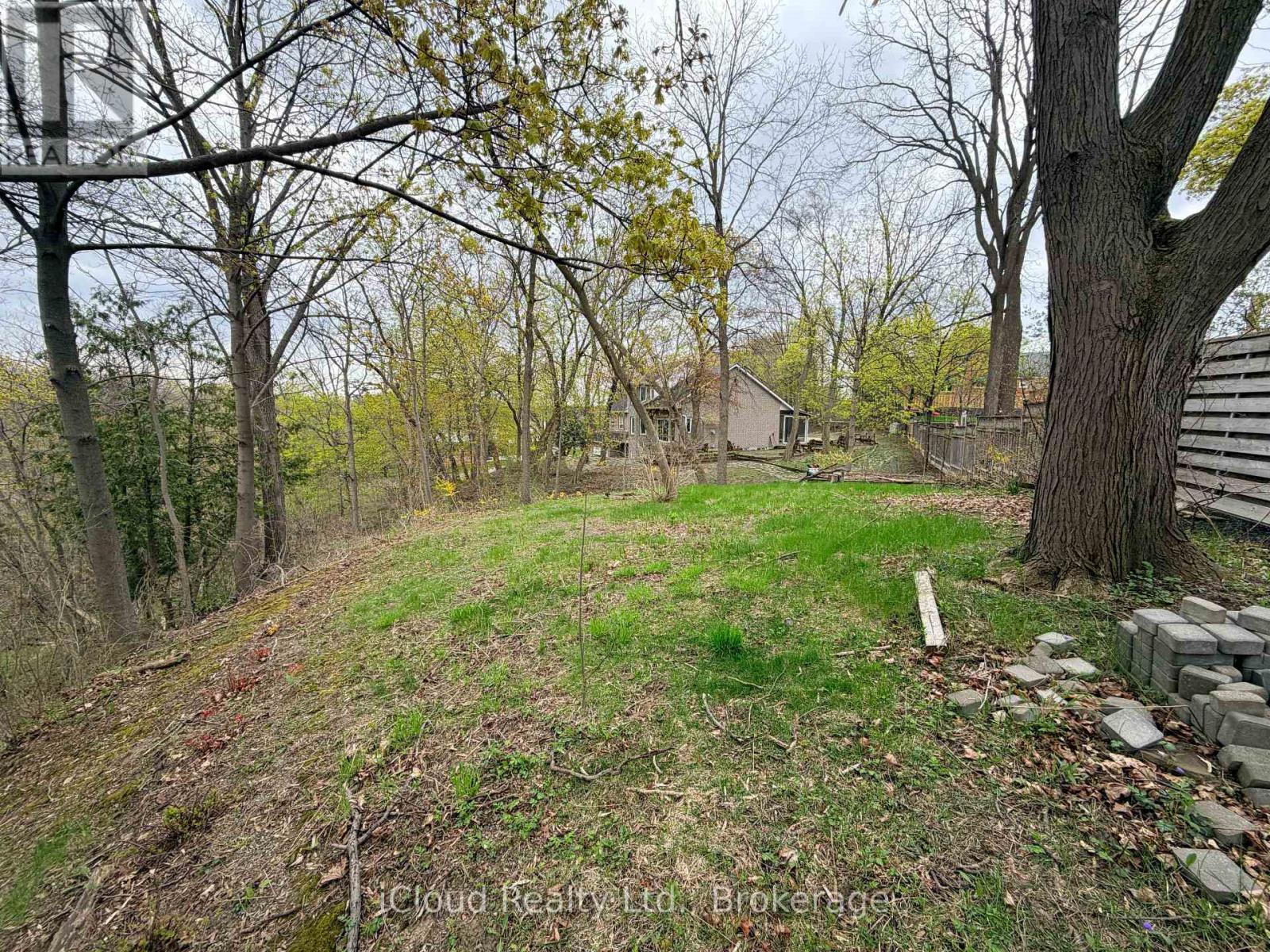 It's Like Being at the Cottage! - 176 Wyndham Street, Mississauga, ON - Outdoor