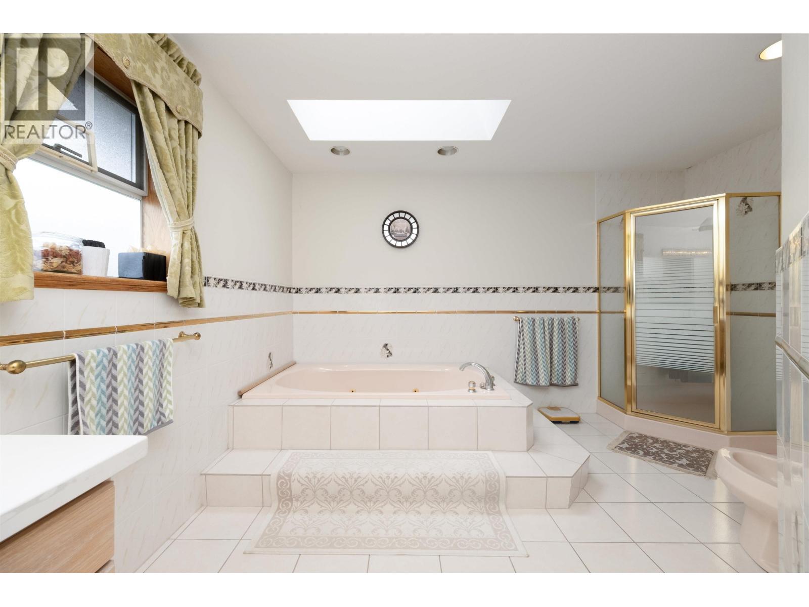 2248 Sicamous Avenue, Coquitlam, BC - Indoor