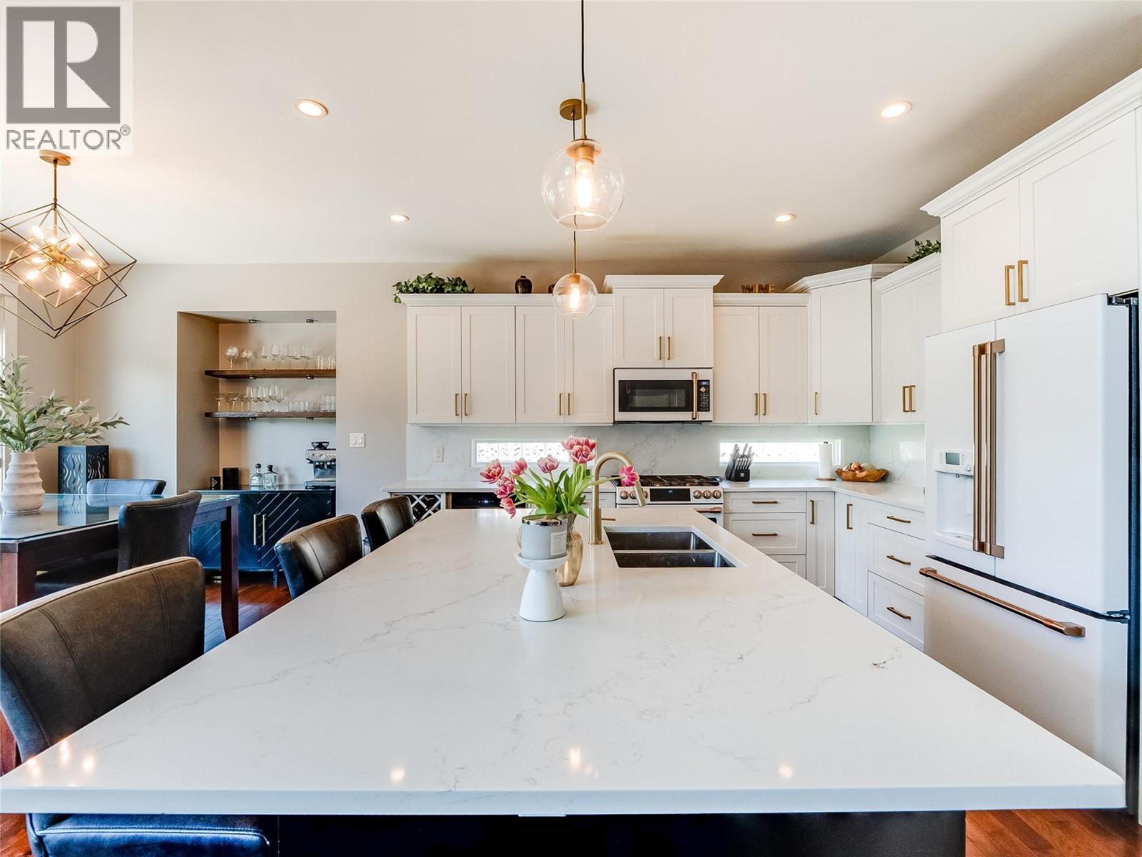 943 Riverview Place, Castlegar, BC - Indoor