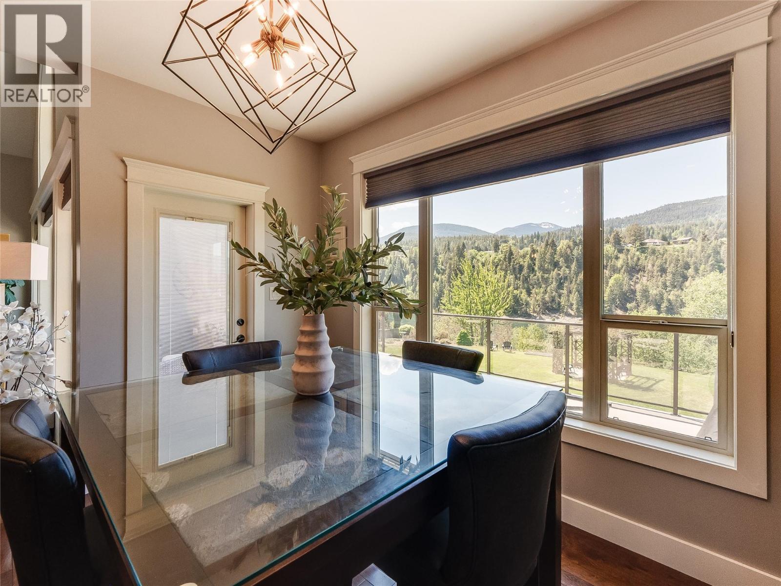 943 Riverview Place, Castlegar, BC - Indoor