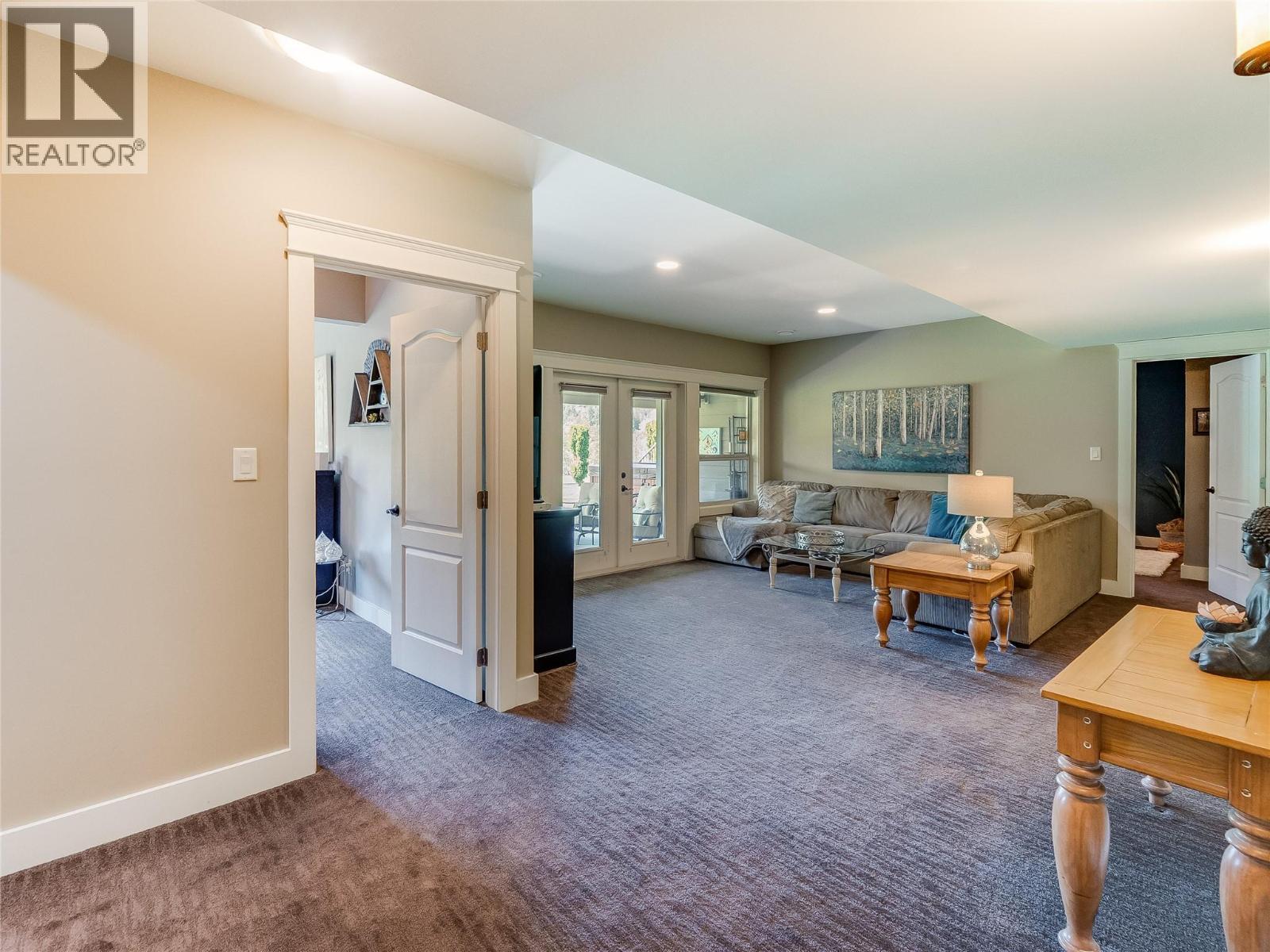 943 Riverview Place, Castlegar, BC - Indoor