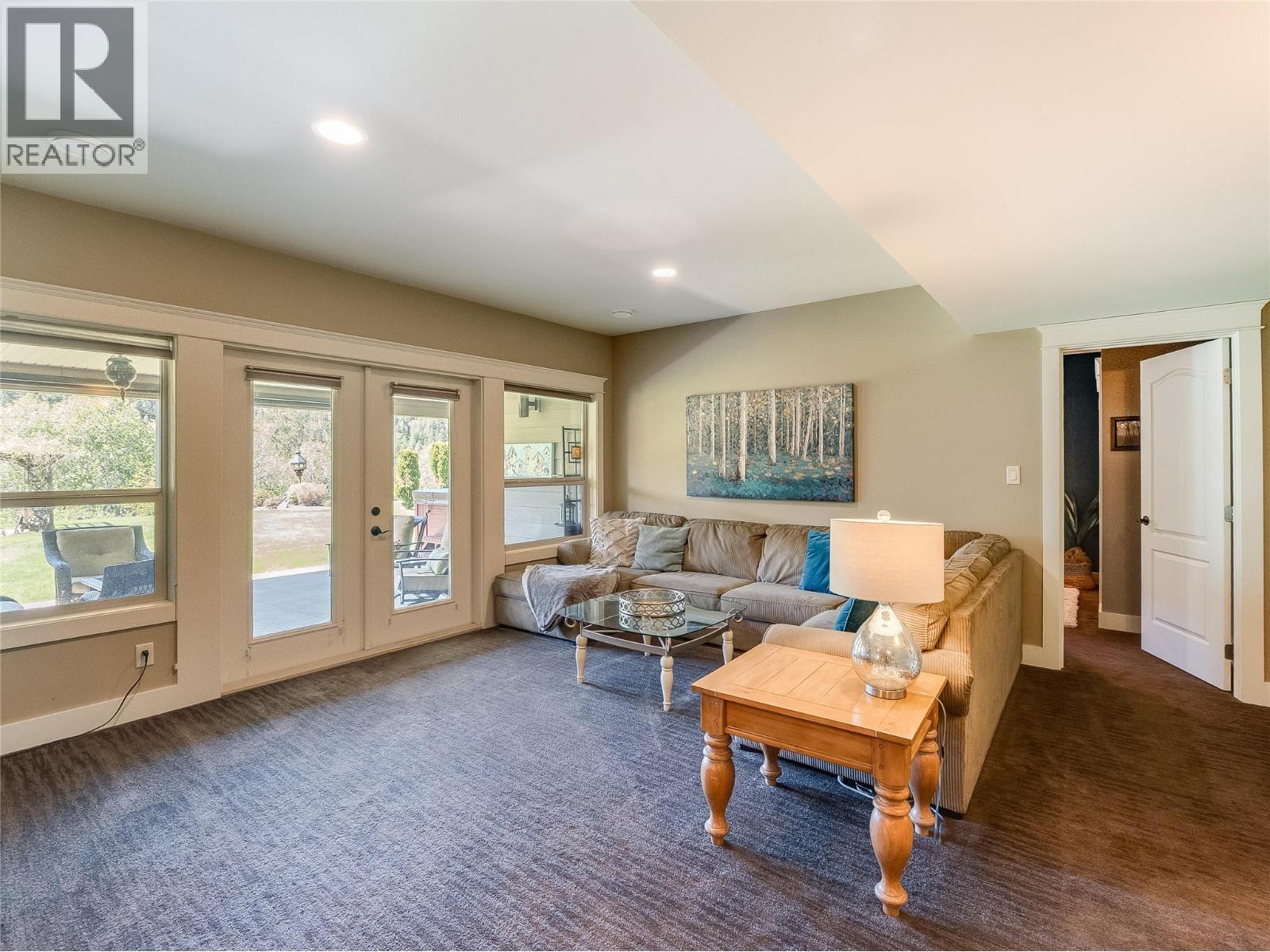 943 Riverview Place, Castlegar, BC - Indoor Photo Showing Other Room