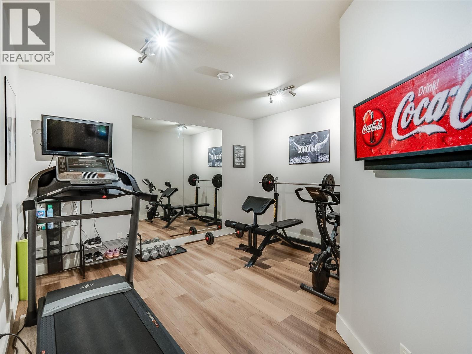 943 Riverview Place, Castlegar, BC - Indoor Photo Showing Gym Room