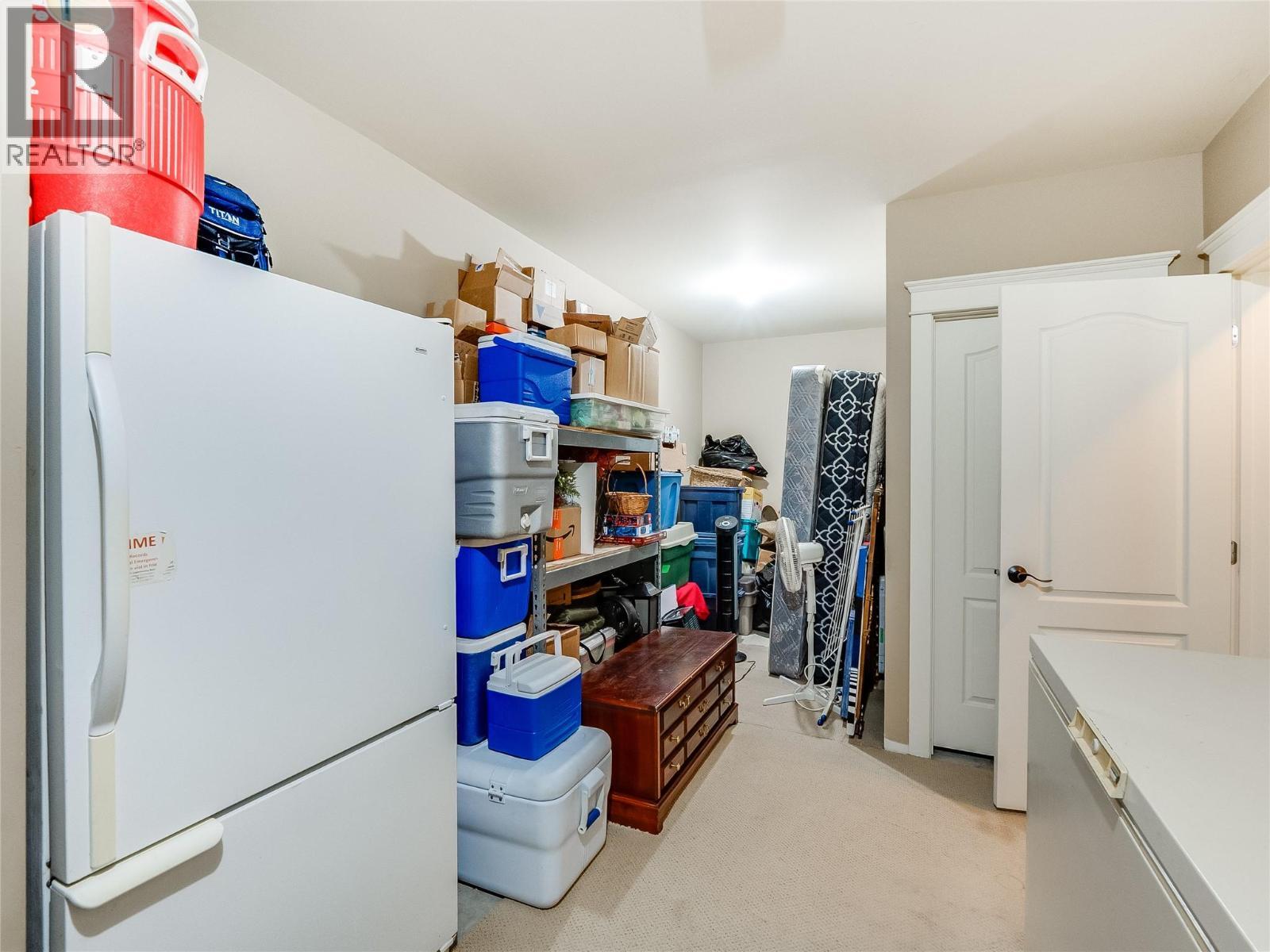 943 Riverview Place, Castlegar, BC - Indoor