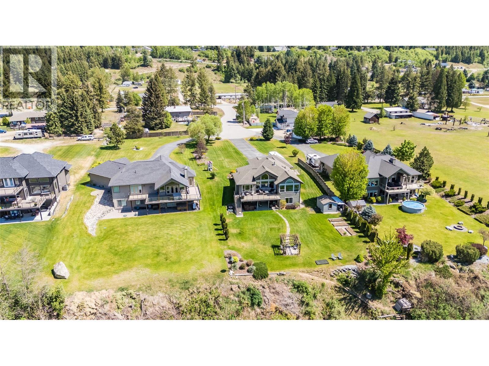 943 Riverview Place, Castlegar, BC - Outdoor With View