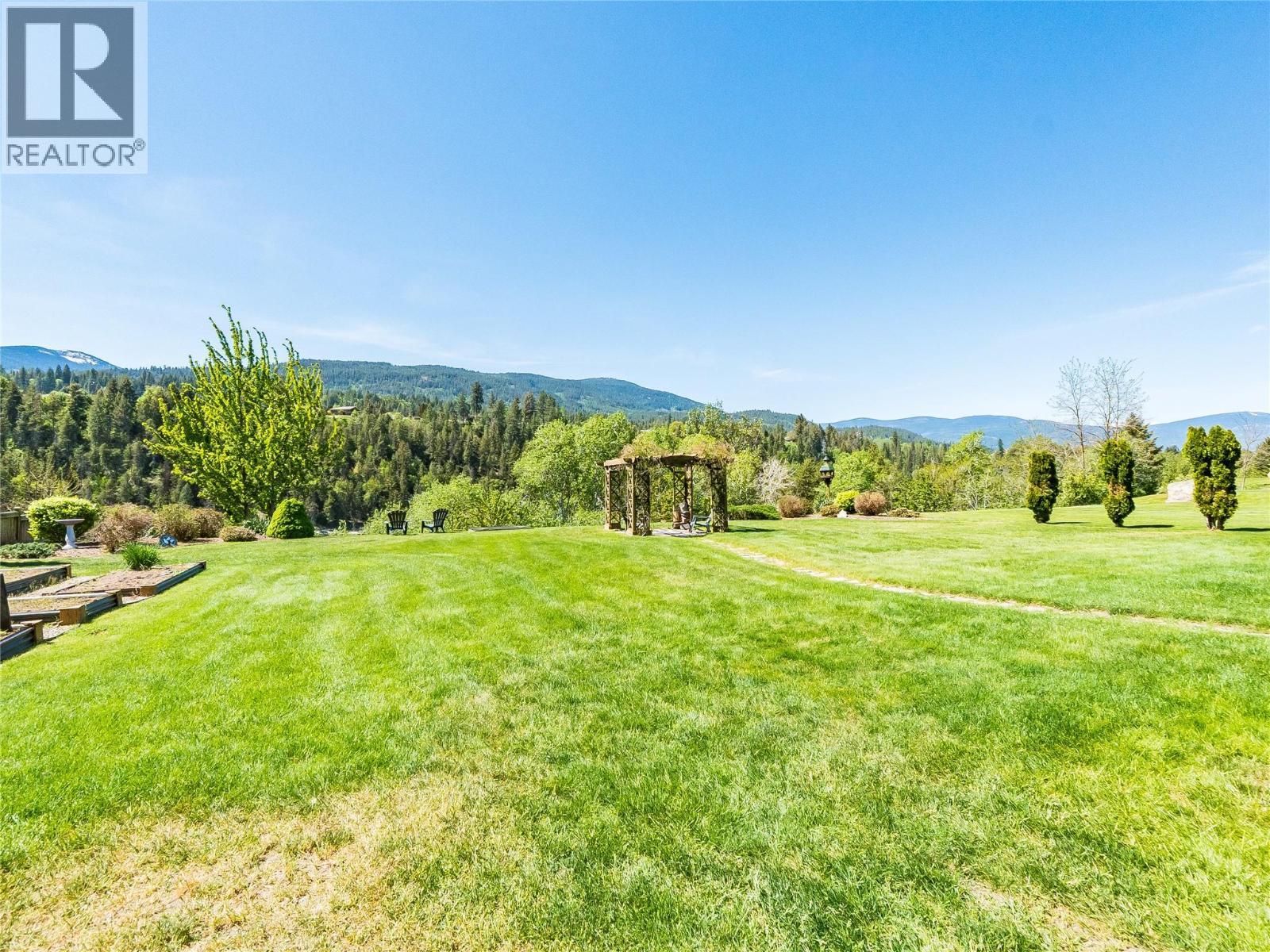 943 Riverview Place, Castlegar, BC - Outdoor With View