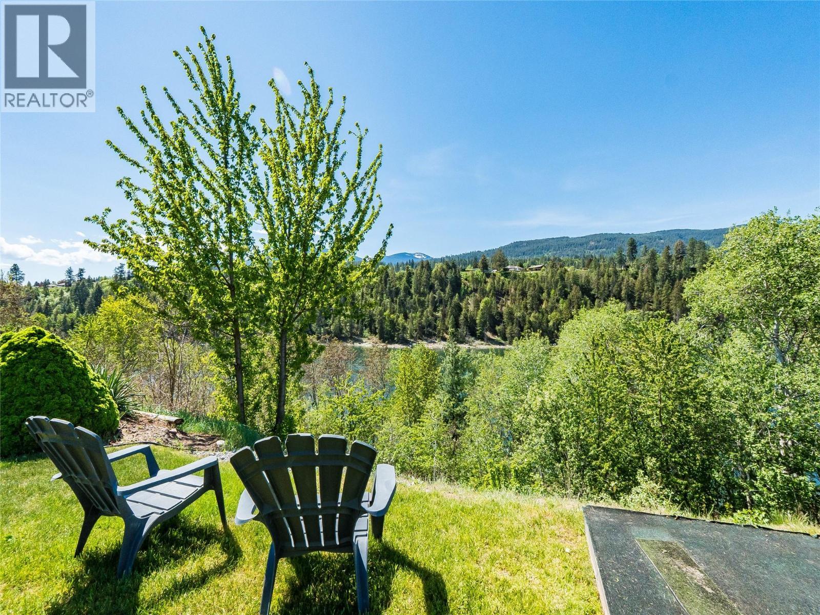 943 Riverview Place, Castlegar, BC - Outdoor With View