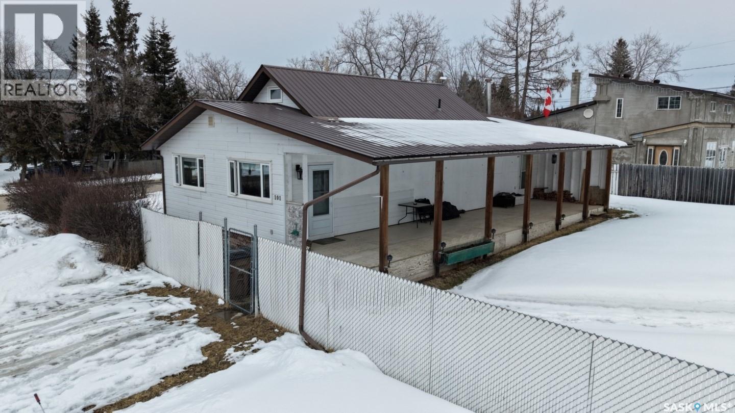 101 5Th Avenue S, Big River, SK - Outdoor