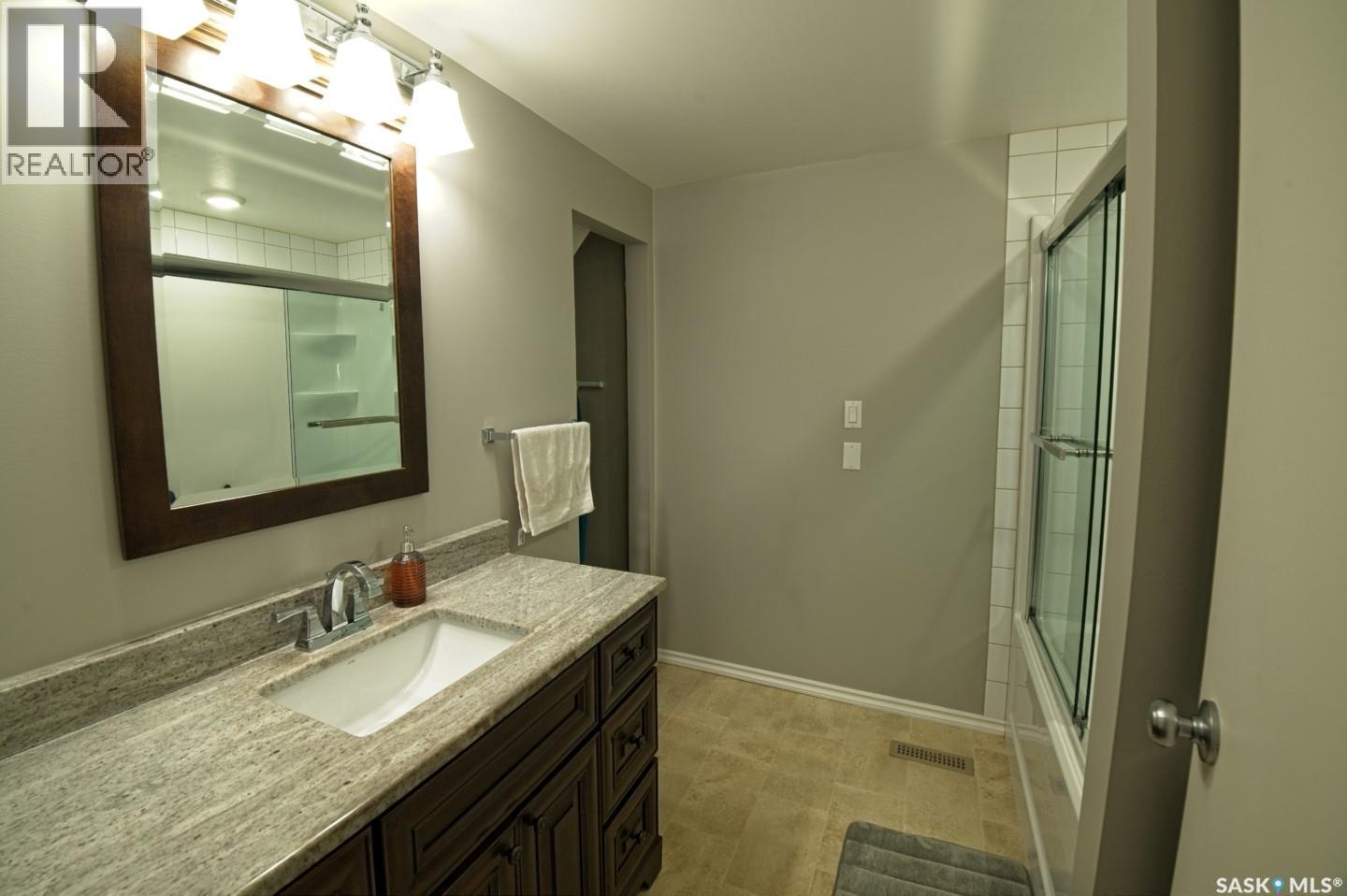 101 5Th Avenue S, Big River, SK - Indoor Photo Showing Bathroom