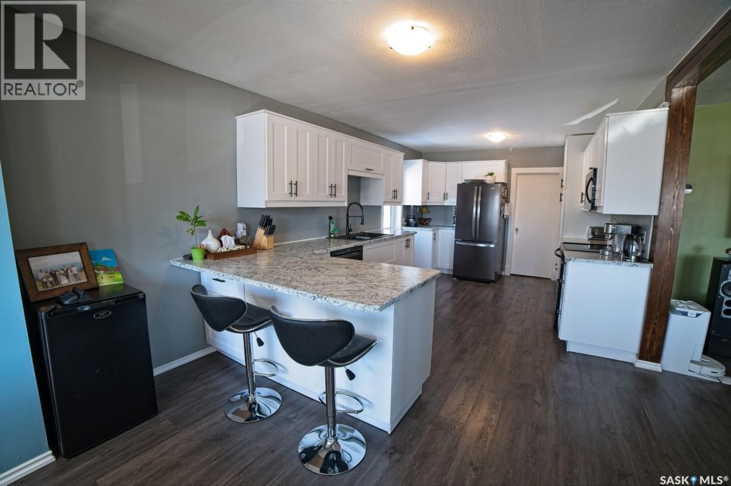 101 5Th Avenue S, Big River, SK - Indoor Photo Showing Kitchen