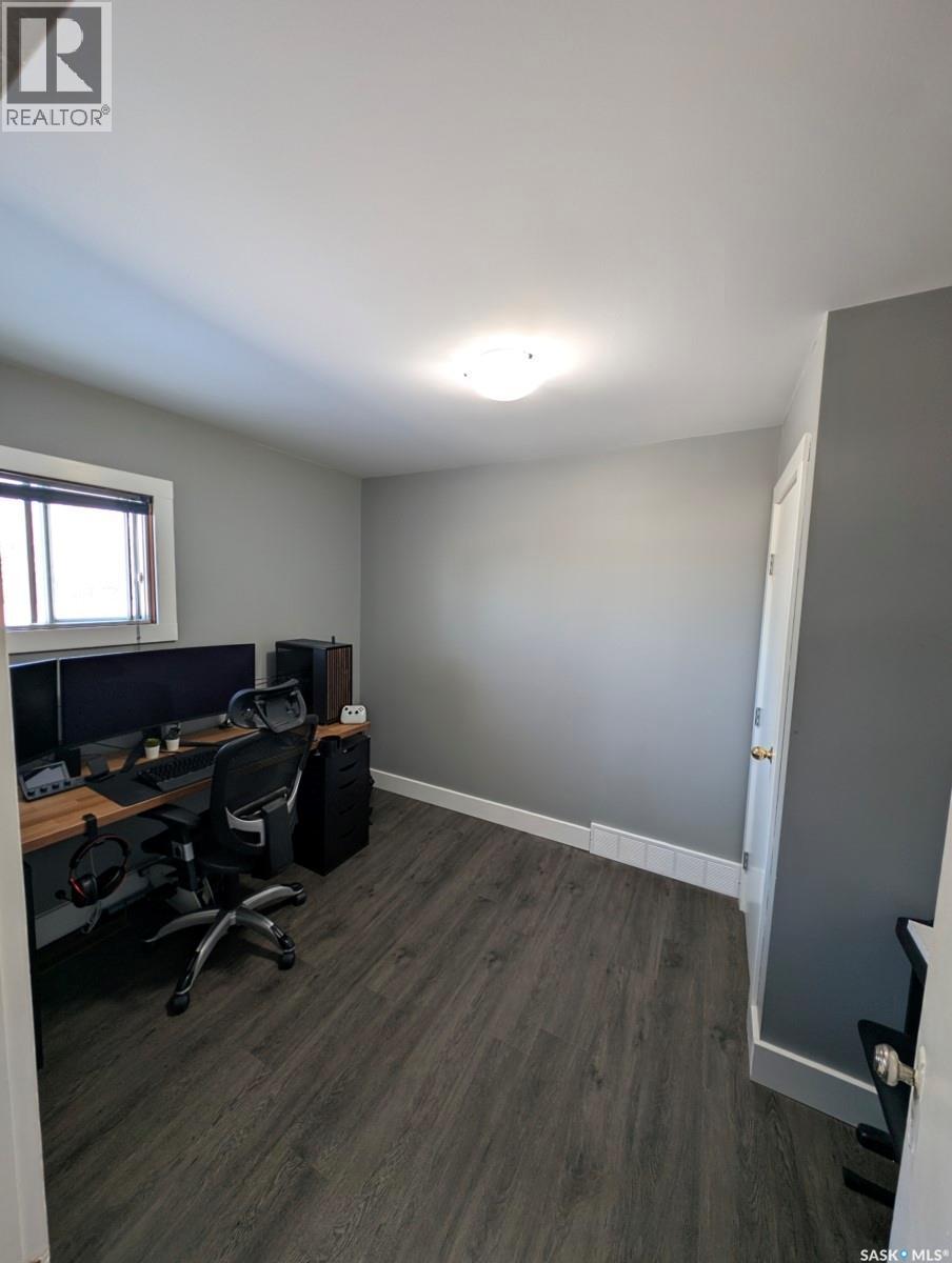 101 5Th Avenue S, Big River, SK - Indoor