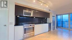 2206 - 85 QUEENS WHARF ROAD Toronto, ON M5V 0J9