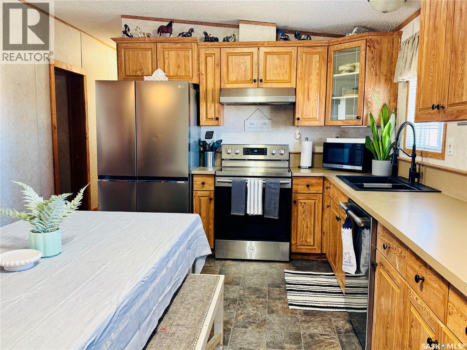 Reiss Acreage, Vibank, SK - Indoor Photo Showing Kitchen