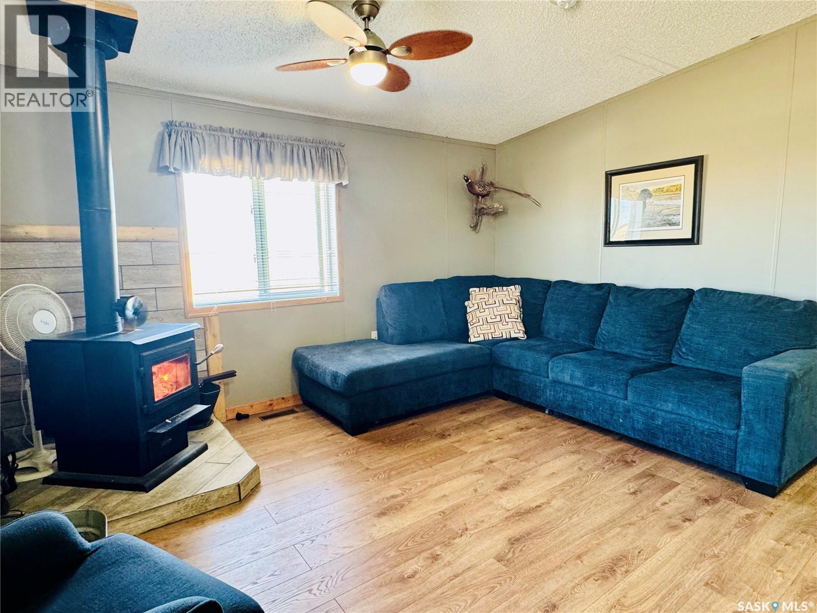 Reiss Acreage, Vibank, SK - Indoor Photo Showing Living Room