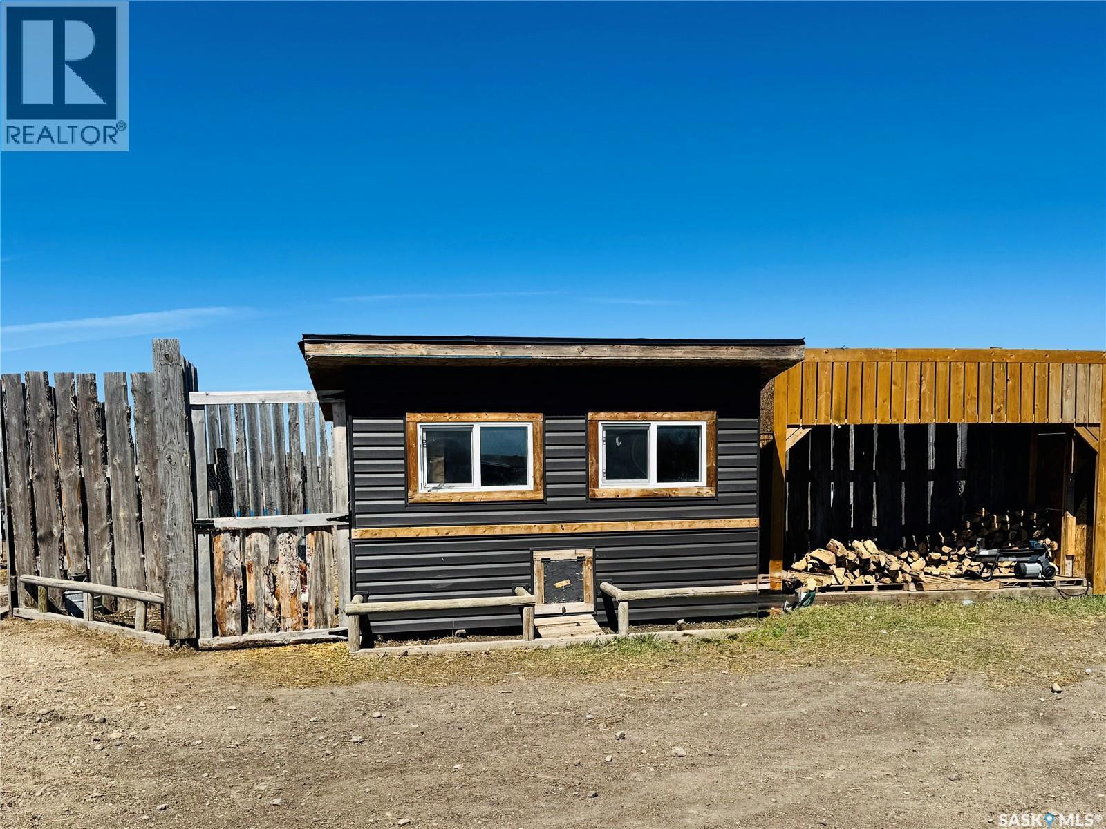 Reiss Acreage, Vibank, SK - Outdoor
