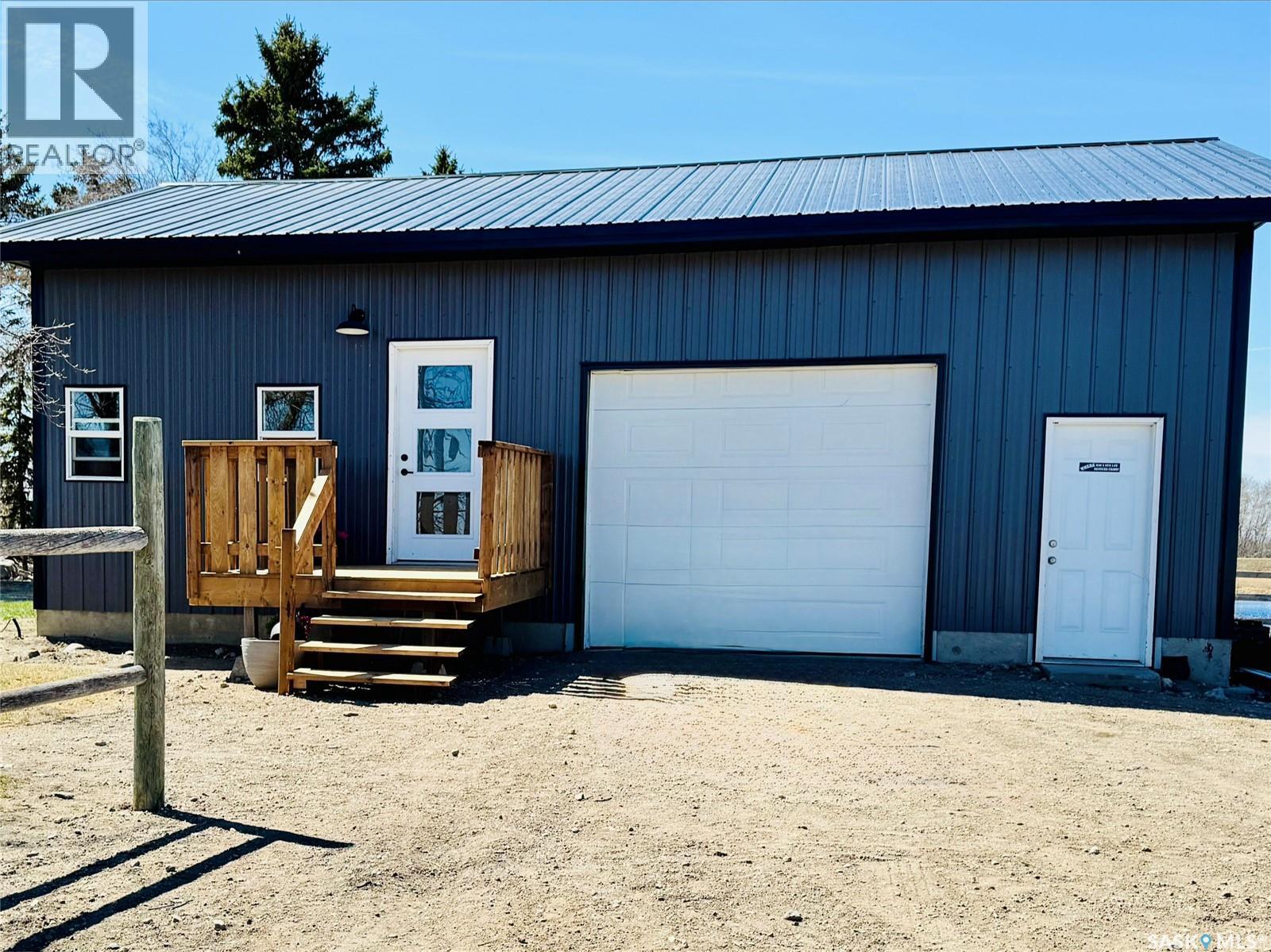 Reiss Acreage, Vibank, SK - Outdoor