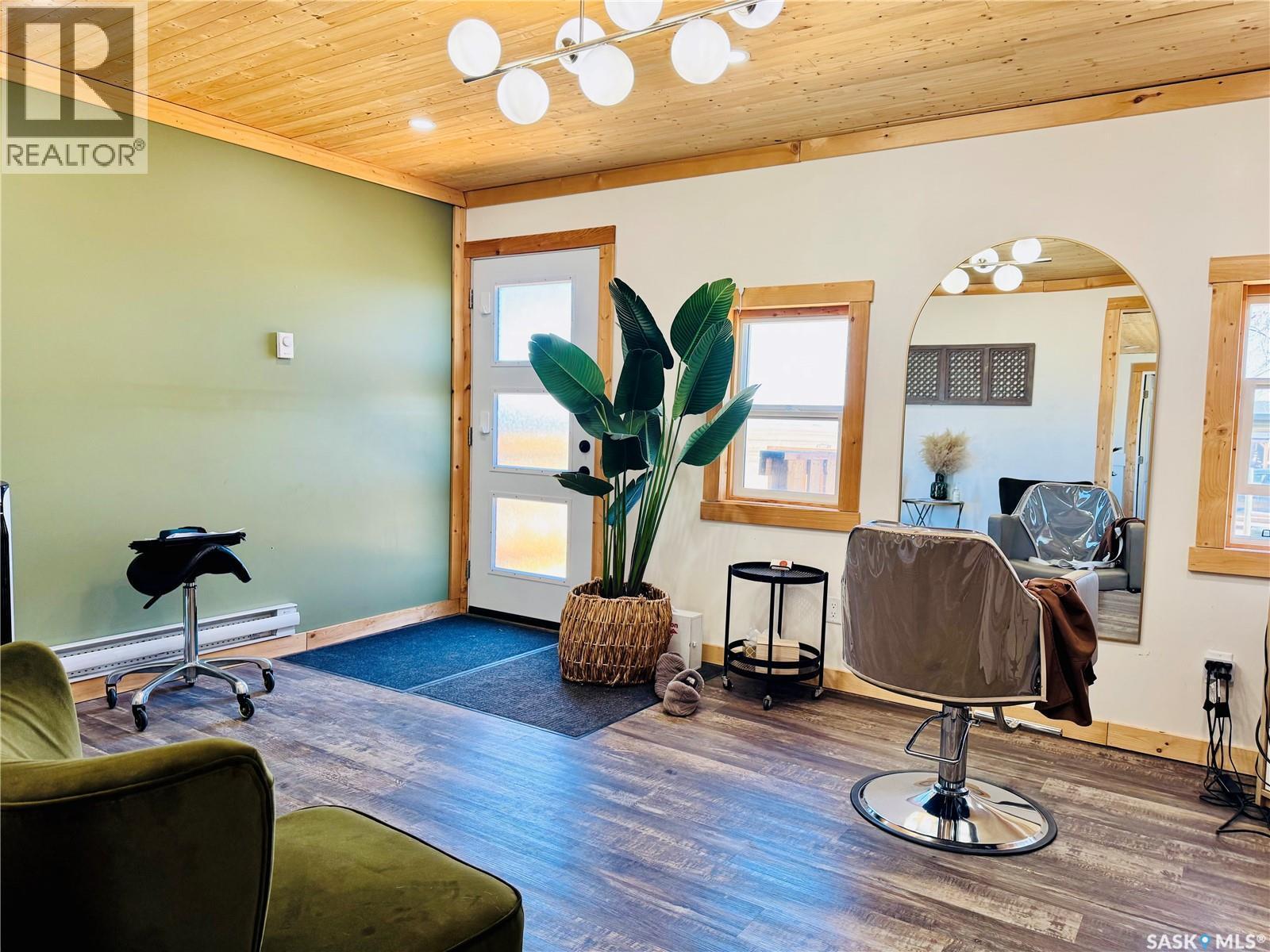 Reiss Acreage, Vibank, SK - Indoor Photo Showing Gym Room